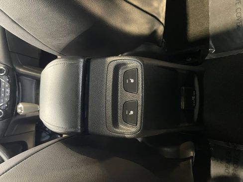 Used 2017 Chevrolet Cruze Premier image 23