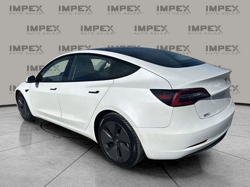 Used 2021 Tesla Model 3 Standard Range Plus image 3