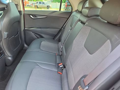 Certified 2024 Kia Niro Wind FWD image 12