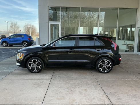 Used 2023 Kia Niro EX Touring image 19