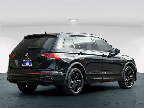 Used 2022 Volkswagen Tiguan SE R-Line image 6