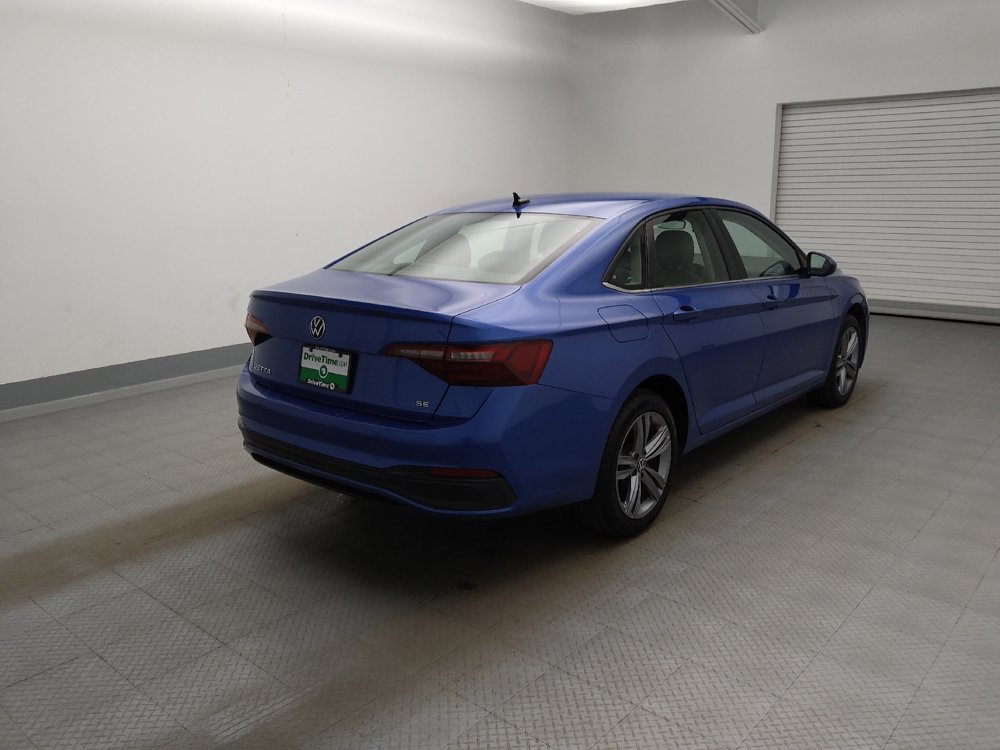 Used 2024 Volkswagen Jetta SE FWD image 9