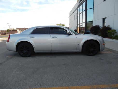 Used 2007 Chrysler 300 C RWD image 21