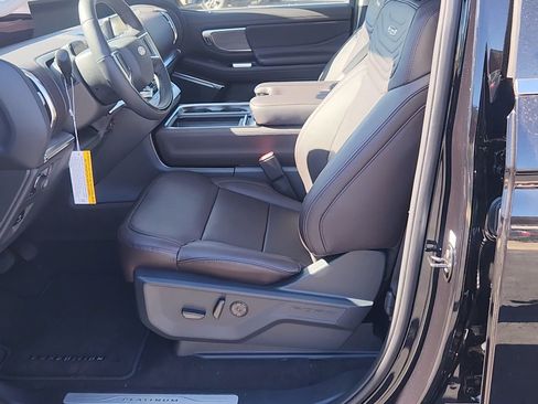 New 2025 Ford Expedition Platinum w/ Platinum Ultimate Package image 18