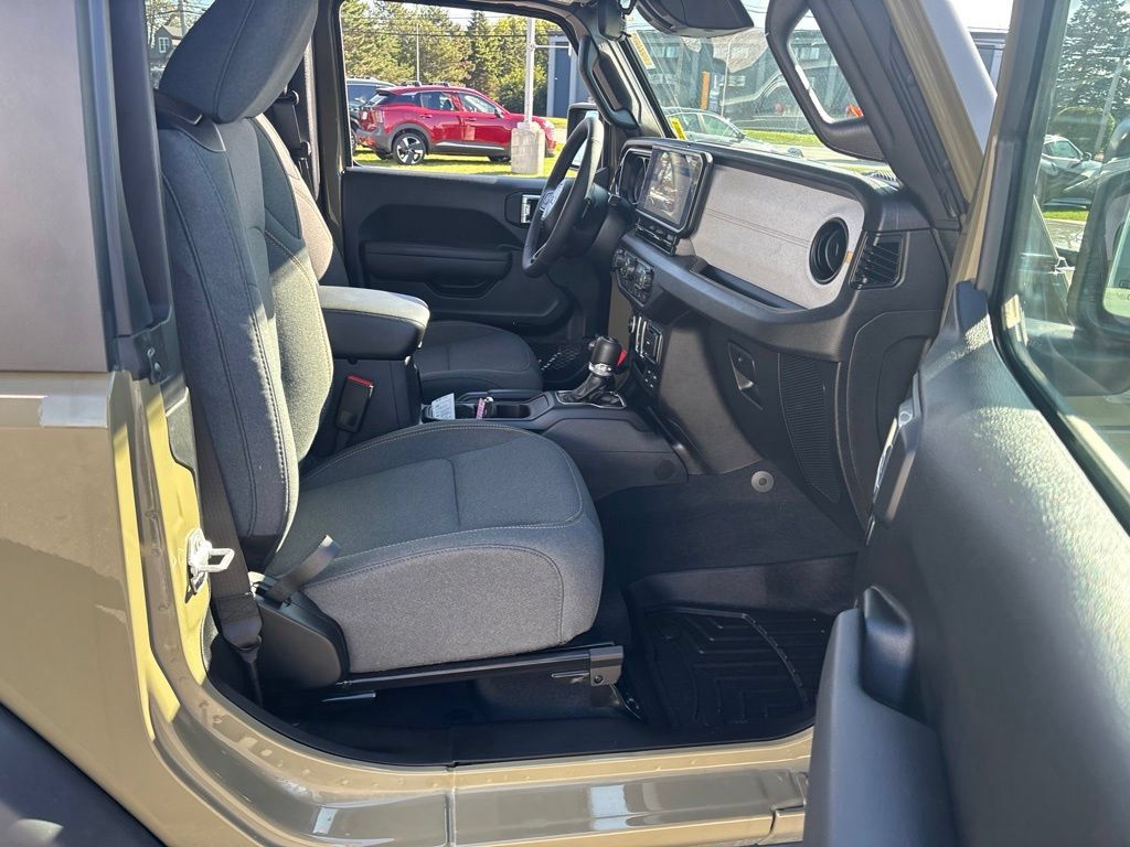 Used 2026 Jeep Wrangler Sport AWD/4WD image 26