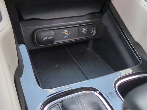 Certified 2025 Kia Telluride S FWD image 23