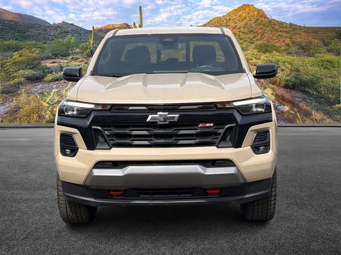 Used 2023 Chevrolet Colorado Z71 w/ Z71 Convenience Package 2 AWD/4WD image 5