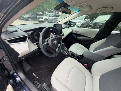 Used 2022 Toyota Corolla LE FWD image 19