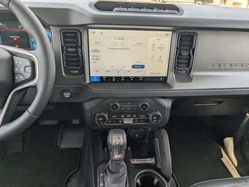 New 2026 Ford Bronco Badlands AWD/4WD image 12