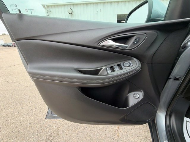 Used 2022 Buick Encore GX Select AWD/4WD image 11
