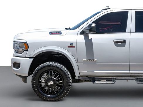 Used 2020 RAM 3500 Tradesman w/ Chrome Appearance Group AWD/4WD image 13