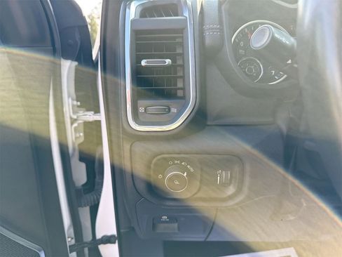Used 2024 RAM 1500 Laramie image 17