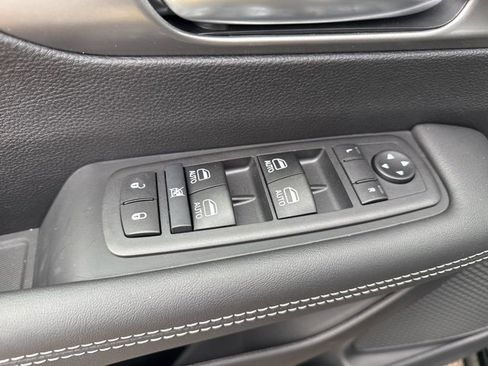 New 2026 Chrysler Voyager LX image 26