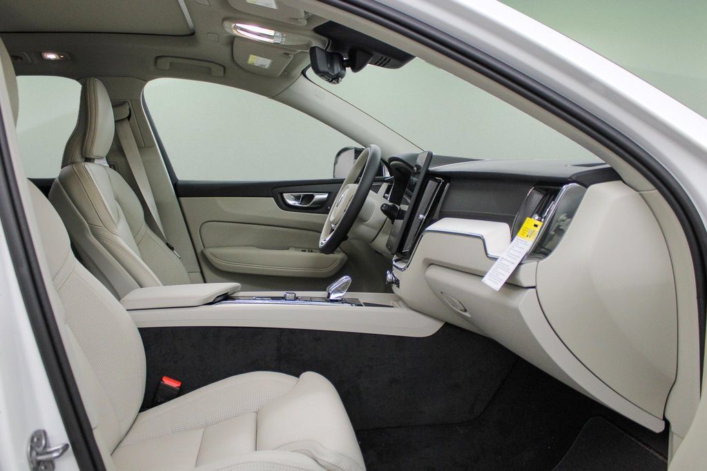 Certified 2026 Volvo XC60 B5 Ultra w/ Protection Package Premier AWD/4WD image 13