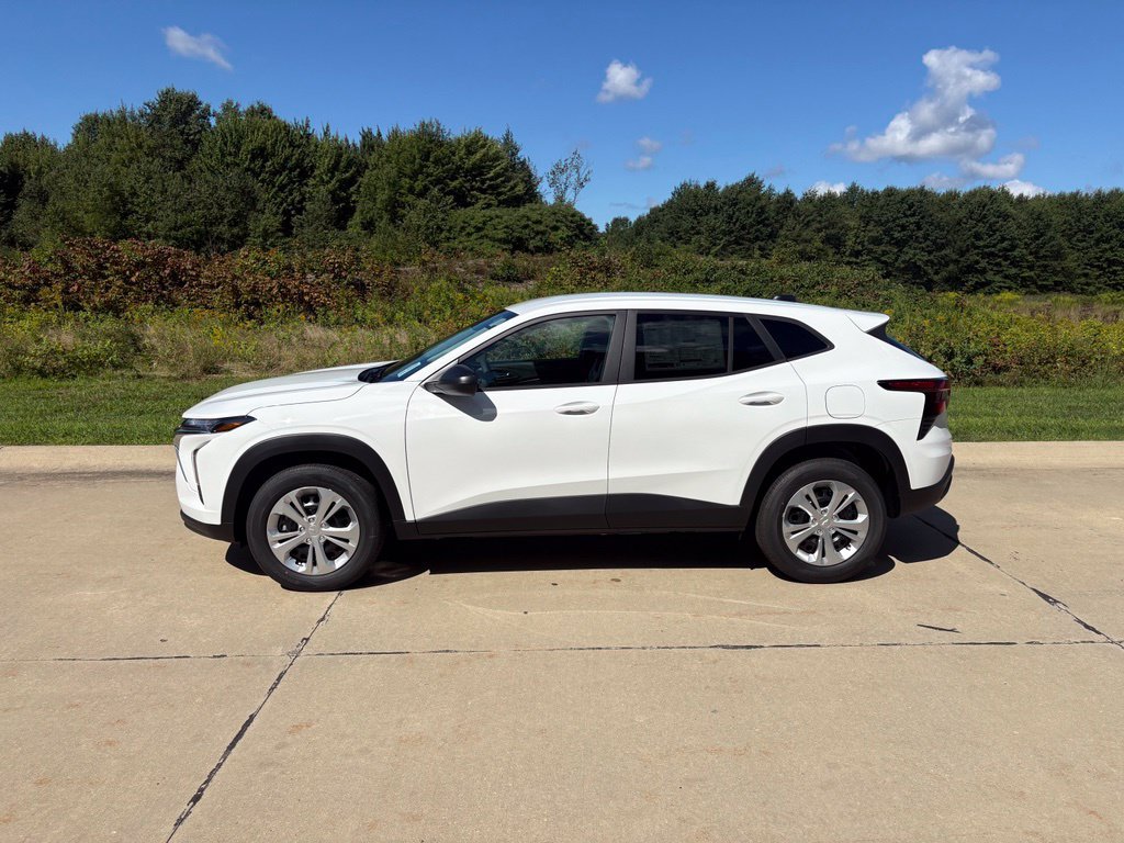 New 2026 Chevrolet Trax LS w/ Driver Confidence Package FWD image 6