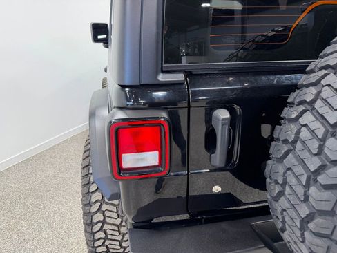 Used 2022 Jeep Wrangler Sport image 28