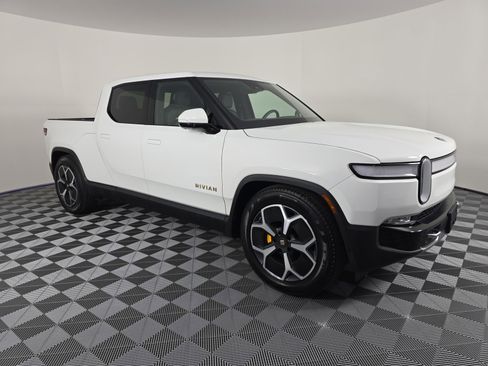 Used 2022 Rivian R1T Adventure image 7