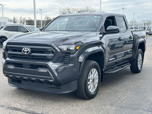 Used 2024 Toyota Tacoma SR5 image 3