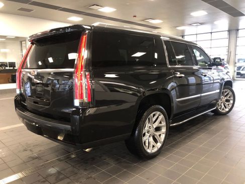 Used 2020 Cadillac Escalade ESV Luxury image 3