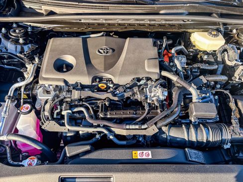New 2026 Toyota Camry Hybrid FWD image 14