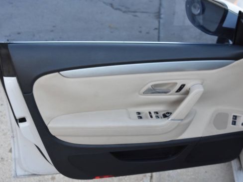 Used 2012 Volkswagen CC Lux Limited FWD image 79