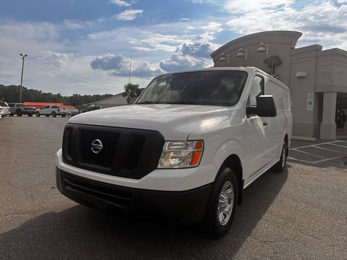 Used 2015 Nissan NV 2500 SV image 7