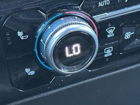 Used 2025 GMC Sierra 1500 SLT image 29