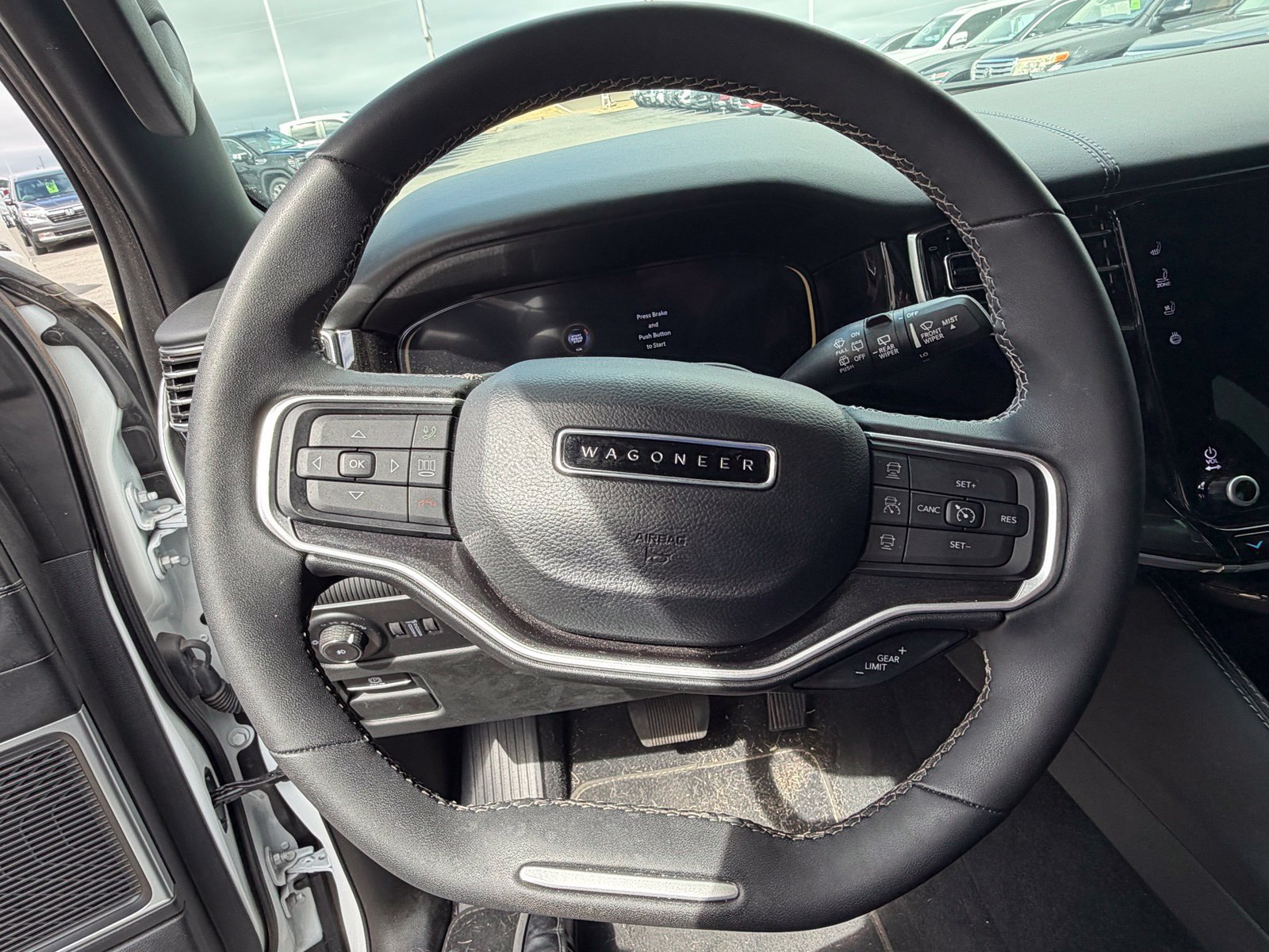 Used 2023 Jeep Wagoneer 4WD w/ Premium Group I image 11