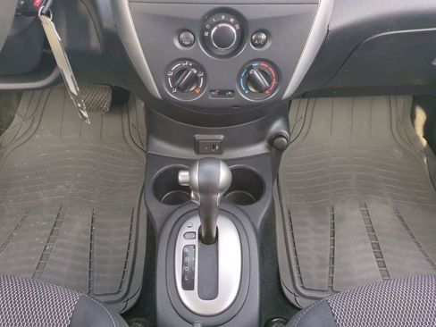 Used 2017 Nissan Versa SV image 18