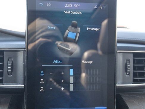 Used 2020 Ford Explorer Platinum w/ Premium Technology Package AWD/4WD image 26