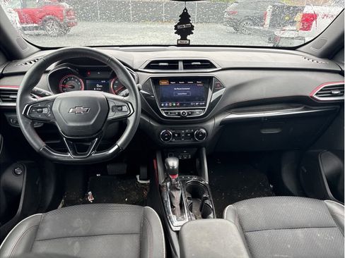 Used 2023 Chevrolet TrailBlazer RS w/ Sun and Liftgate Package image 4