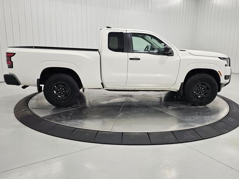 Used 2025 Nissan Frontier S AWD/4WD image 6