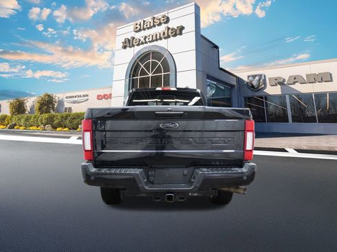 Used 2022 Ford F250 Lariat w/ Black Appearance Package image 6