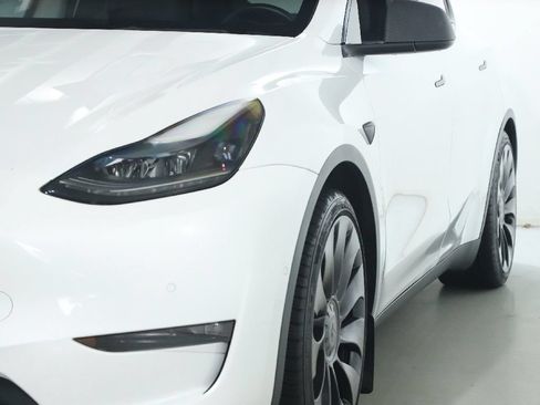 Used 2022 Tesla Model Y Performance AWD/4WD image 4