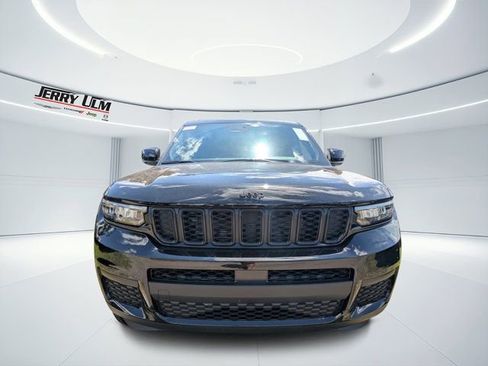New 2025 Jeep Grand Cherokee L Altitude image 7