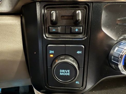 Certified 2025 Ford F450 Platinum w/ Platinum Plus Package image 40