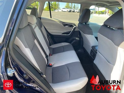 Used 2021 Toyota RAV4 XLE w/ Convenience Package AWD/4WD image 18