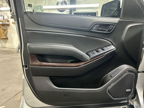 Used 2019 GMC Yukon SLT w/ HD Trailering Package AWD/4WD image 23