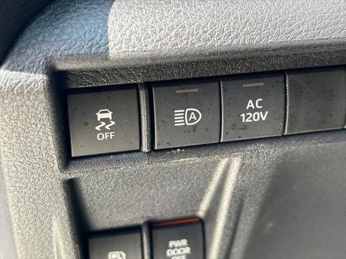 Certified 2025 Toyota Sienna XSE w/ XSE Plus Package FWD image 30