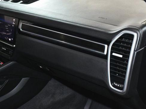 Used 2023 Porsche Cayenne GTS w/ Premium Package Plus image 65