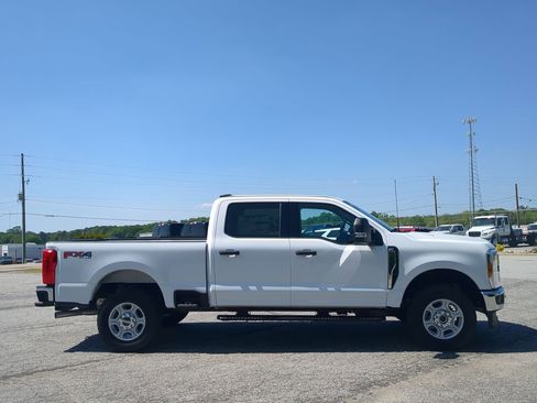 New 2026 Ford F250 XLT w/ FX4 Off-Road Package AWD/4WD image 2