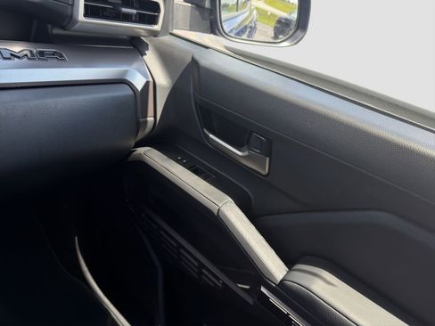 Used 2025 Toyota Tacoma TRD Sport image 17