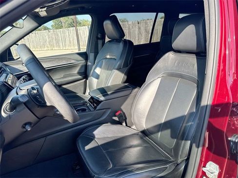 Used 2023 Jeep Grand Cherokee L Overland image 17