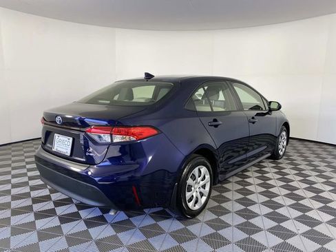 Used 2025 Toyota Corolla LE FWD image 9