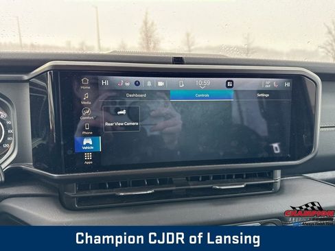 Used 2024 Jeep Wrangler Sahara image 24