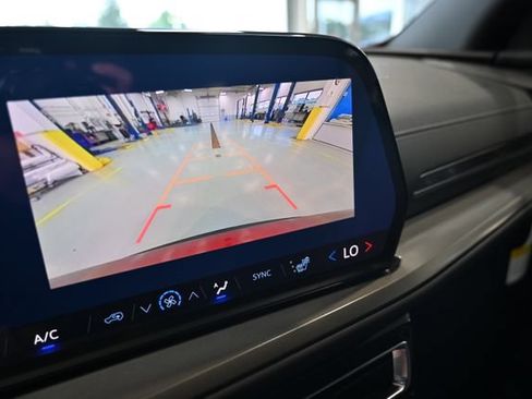 New 2026 Chevrolet Traverse LT w/ LPO, Floor Liner Package FWD image 17