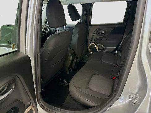 Used 2017 Jeep Renegade Latitude AWD/4WD image 29