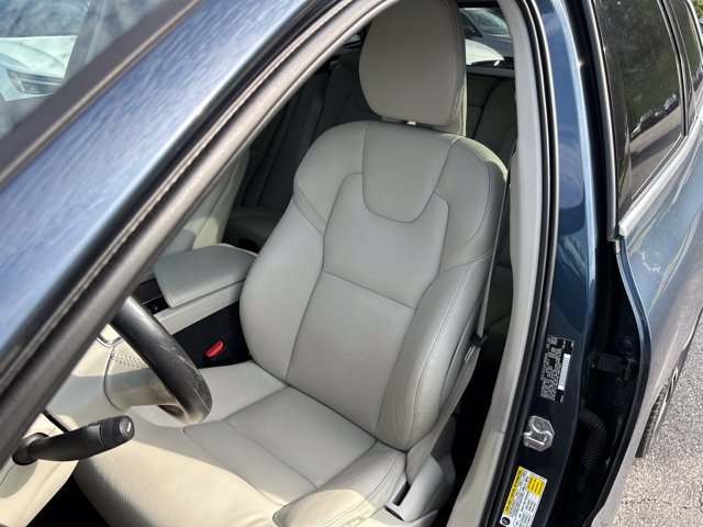 Used 2021 Volvo XC60 T5 Momentum w/ Premium Package AWD/4WD image 15