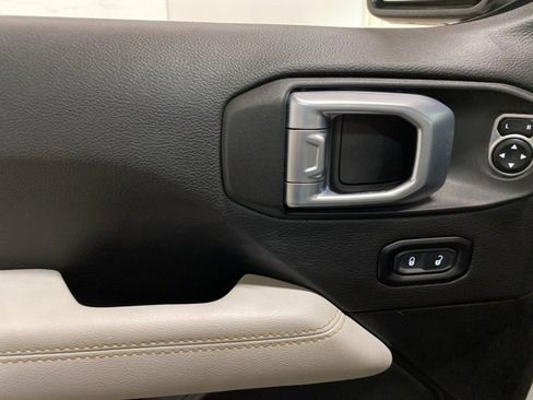 Used 2021 Jeep Wrangler Unlimited Sahara image 30