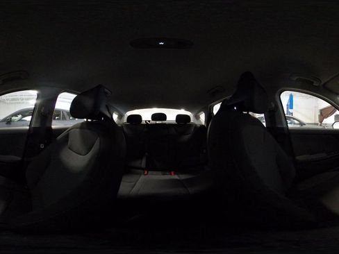 Used 2025 Kia K4 LXS image 42